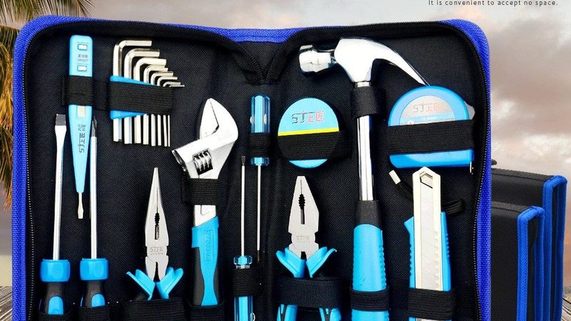 小型工业五金配件：批发市场中的关键元素